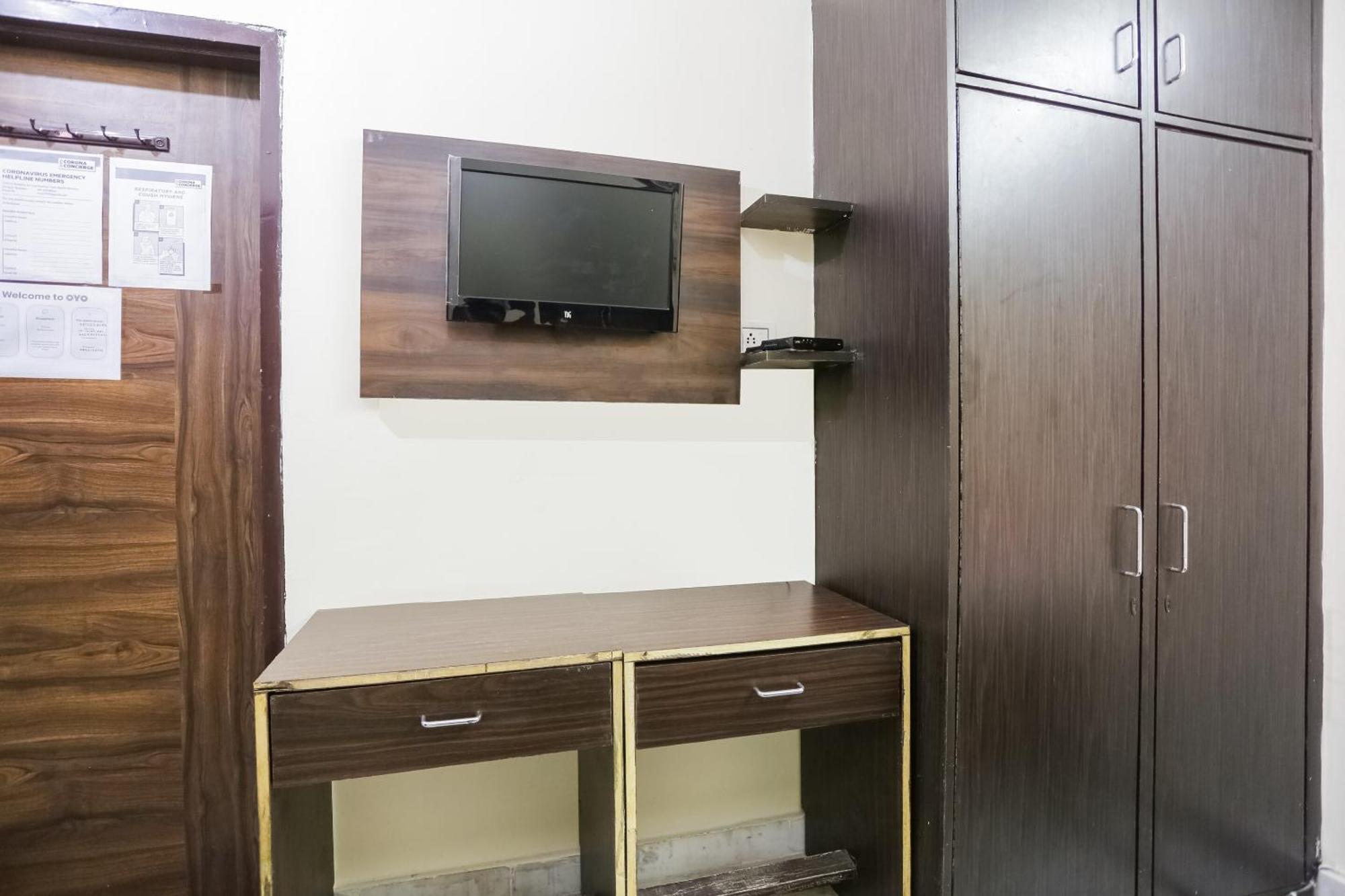 Hotel O Green High New Delhi Ngoại thất bức ảnh